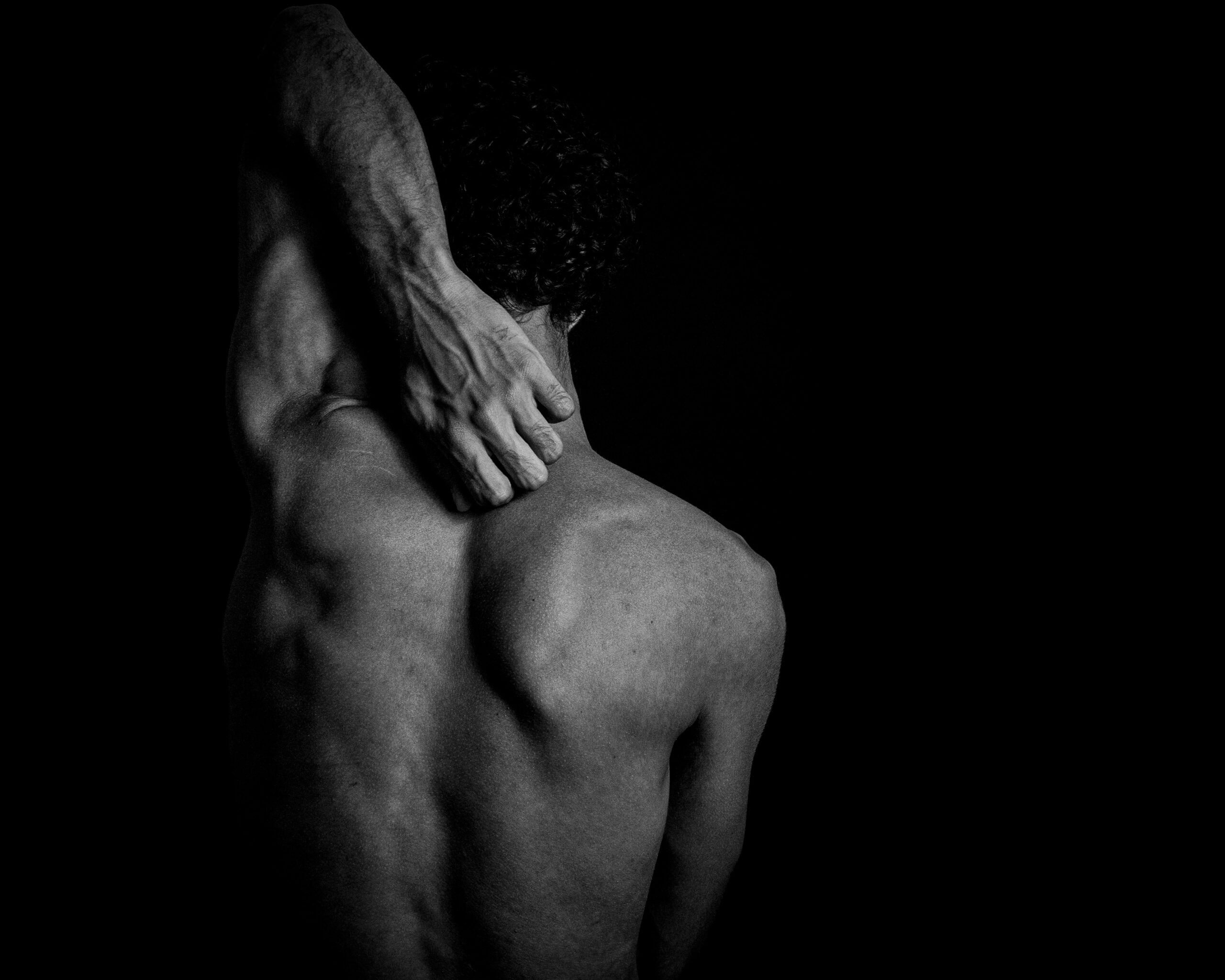 Posturas correctas para prevenir el dolor de hombro